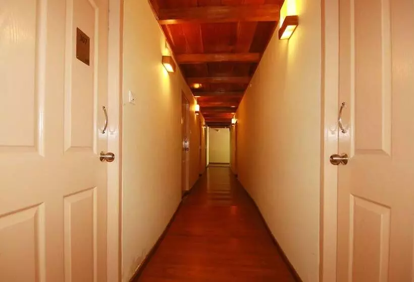 Hotel Oyo 2158 Sn