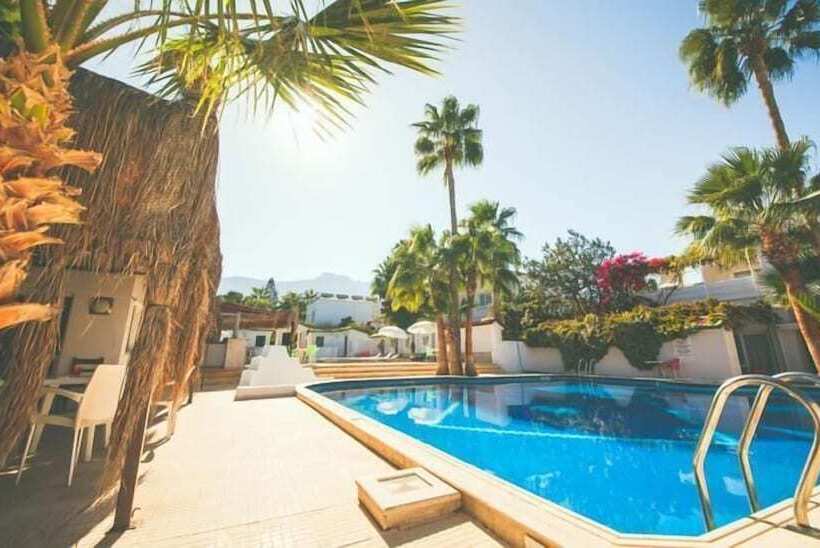 فندق Red Point Holiday Village