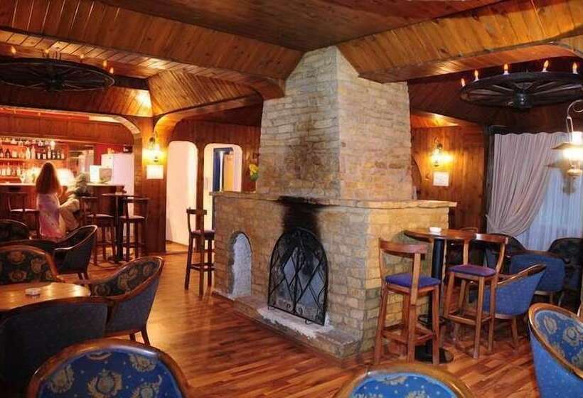 فندق Red Point Holiday Village