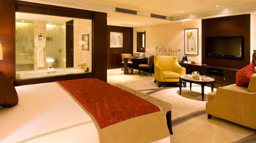 فندق Red Point Holiday Village