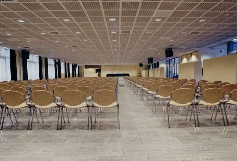 فندق Ristorante Salyut