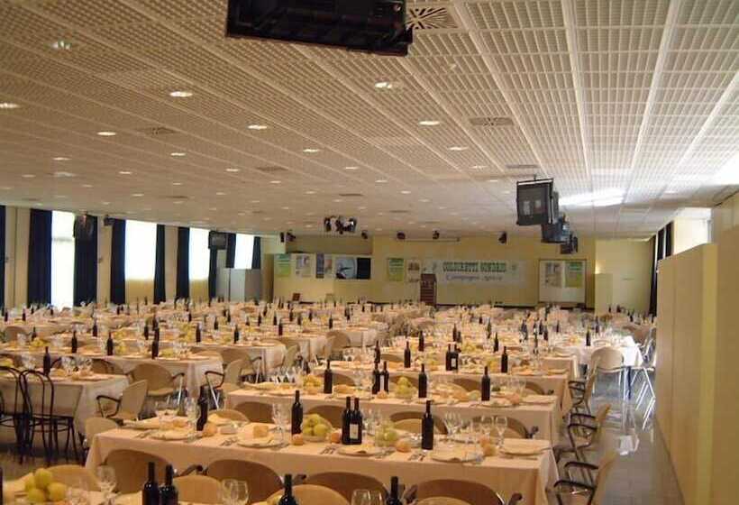 فندق Ristorante Salyut