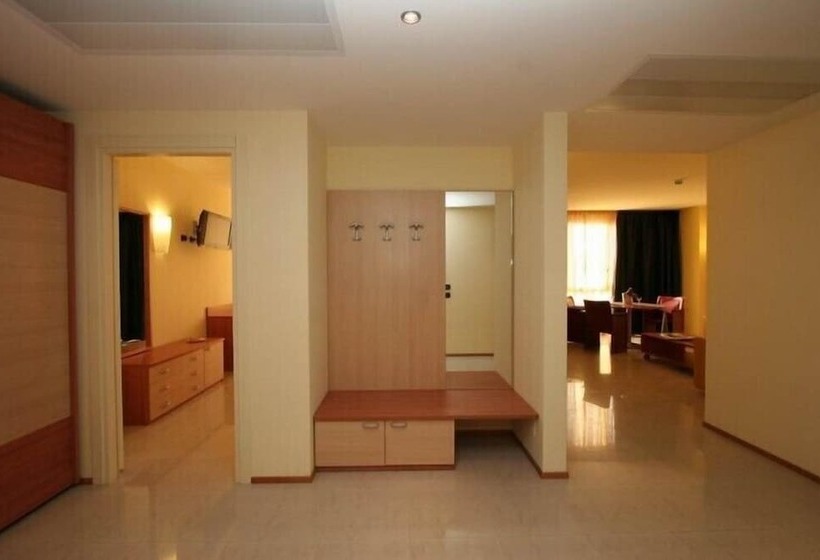 فندق Ristorante Salyut