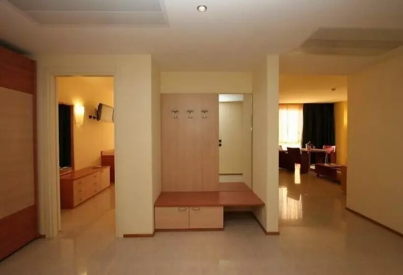 Hotelli Ristorante Salyut