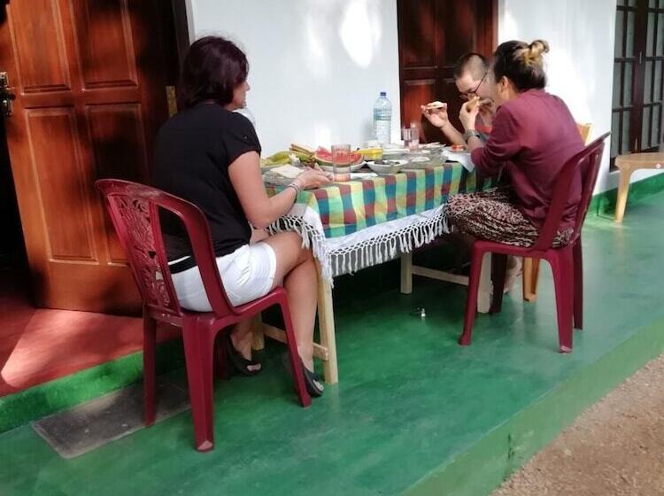 بنسيون Jungle Guest Mirissa