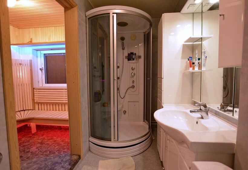 پانسیون Nordic Borealis House