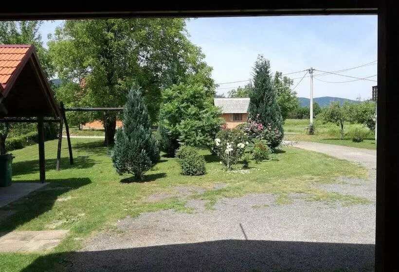 پانسیون Plavo Oko