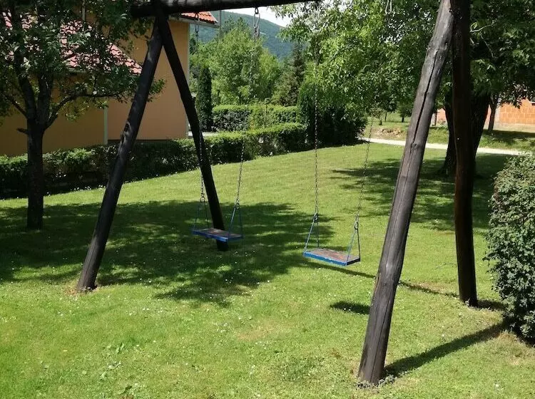 پانسیون Plavo Oko