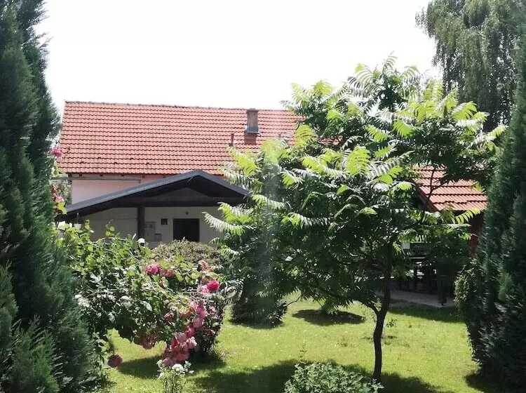 پانسیون Plavo Oko