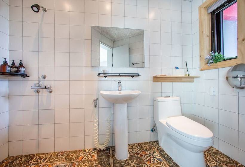 Pretty Queen Pension