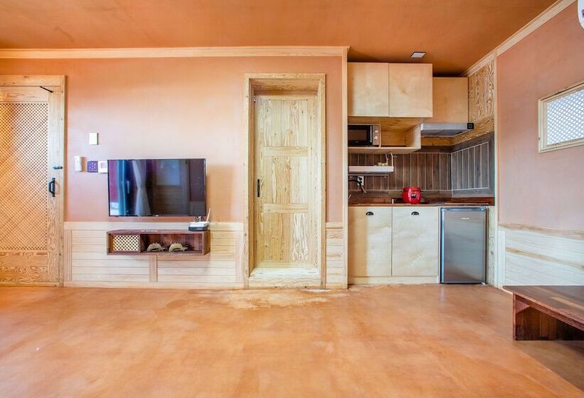 Pretty Queen Pension