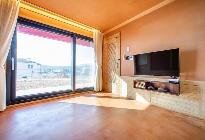 Pretty Queen Pension