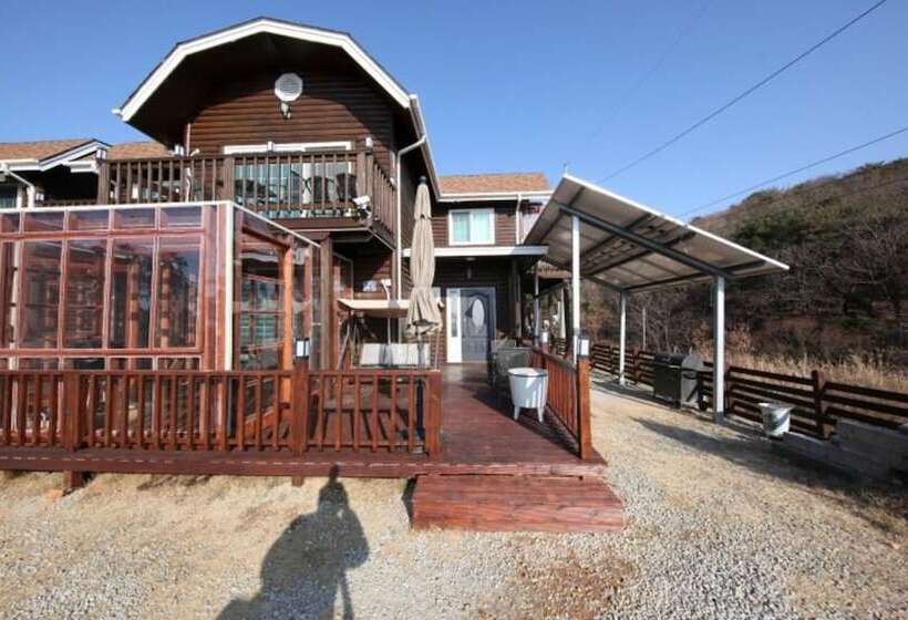 Seokmodo Park Jung Ah Pension