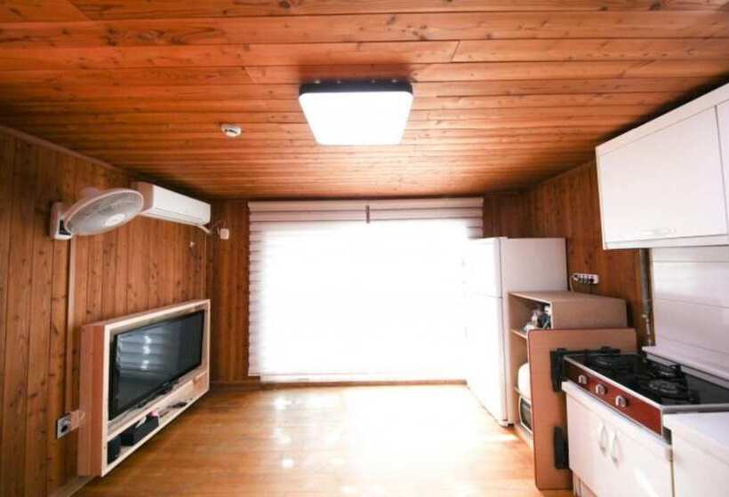 Seokmodo Park Jung Ah Pension