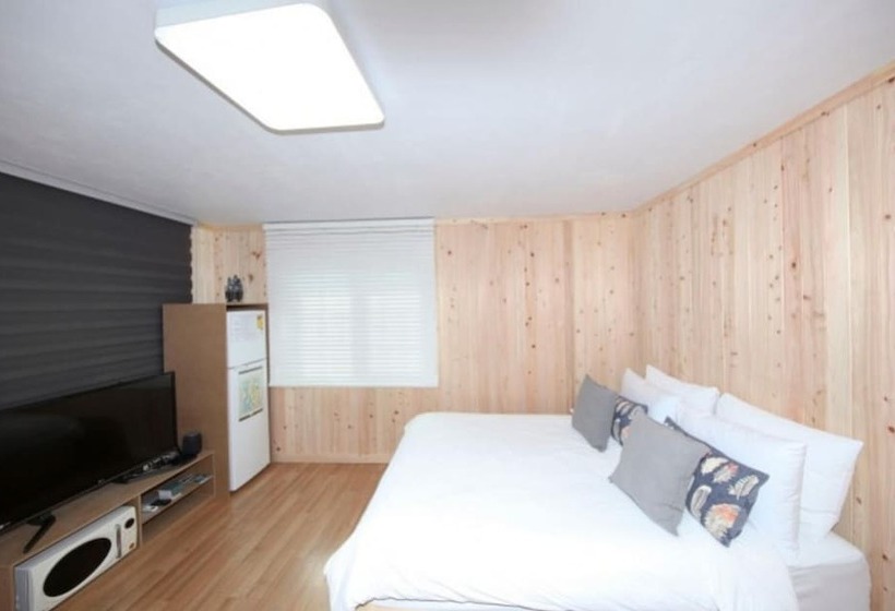 Seokmodo Park Jung Ah Pension