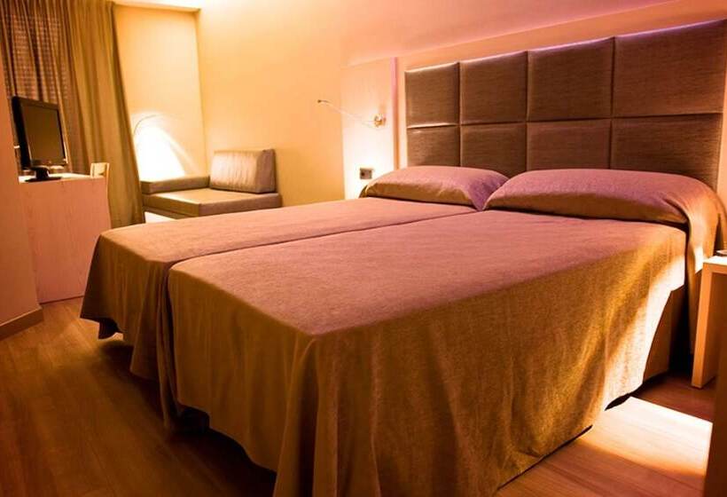 Отель Barcelona House