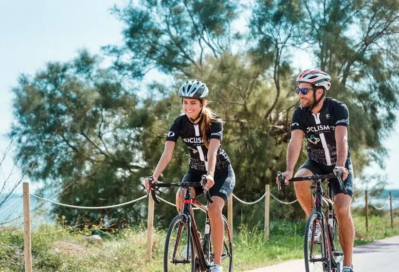 Отель Club Del Sol Resort & Spa