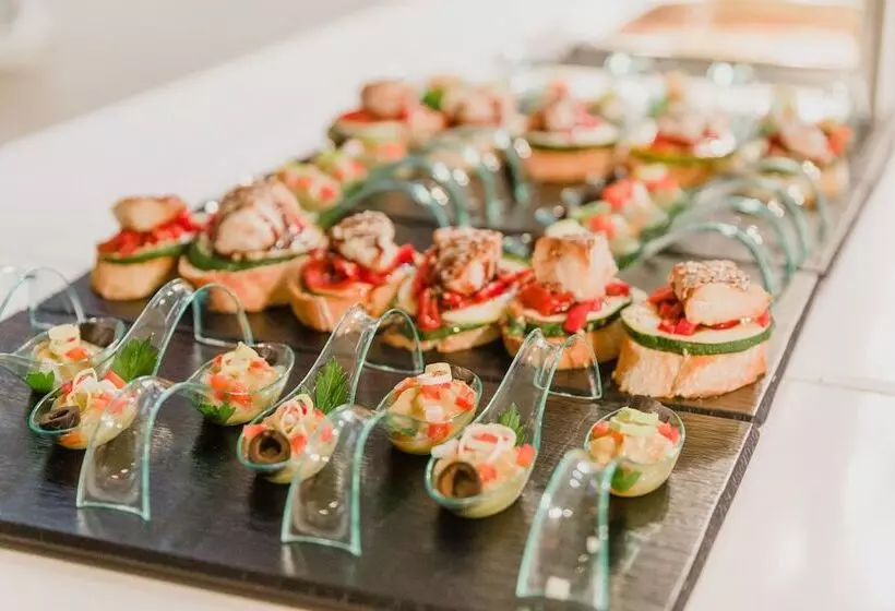 Отель Club Del Sol Resort & Spa