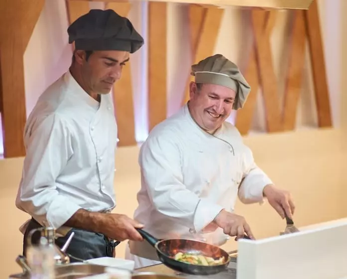 Отель Club Del Sol Resort & Spa