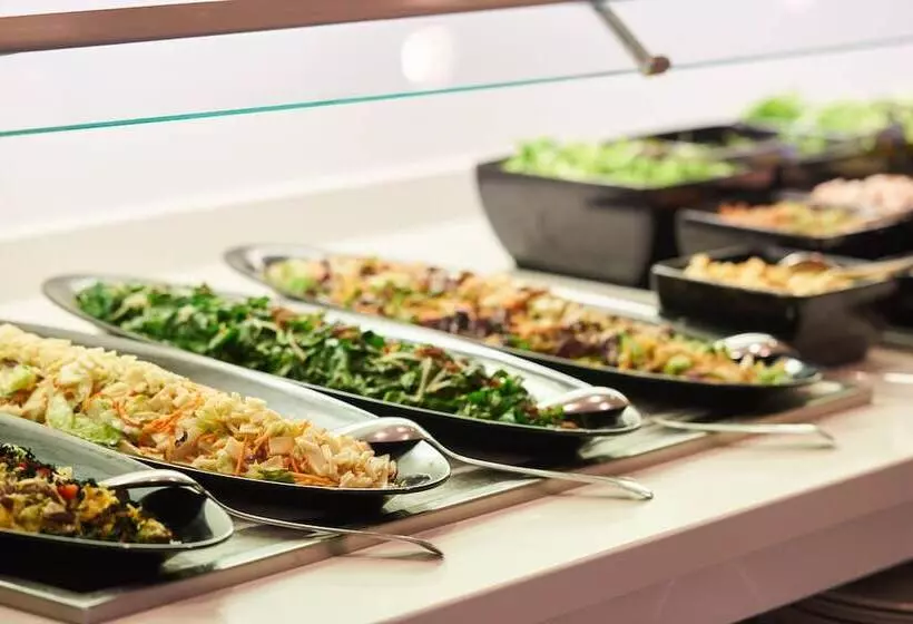 Отель Club Del Sol Resort & Spa