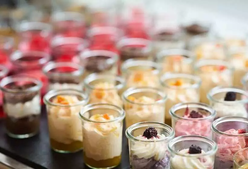 Отель Club Del Sol Resort & Spa