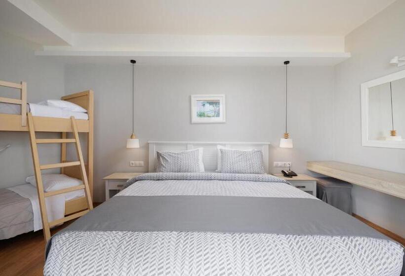 ホテル Elea Beach