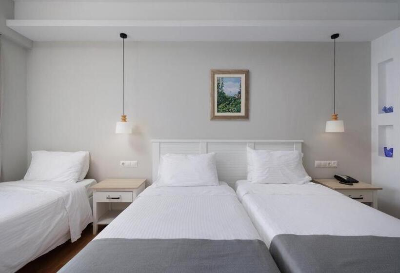 ホテル Elea Beach