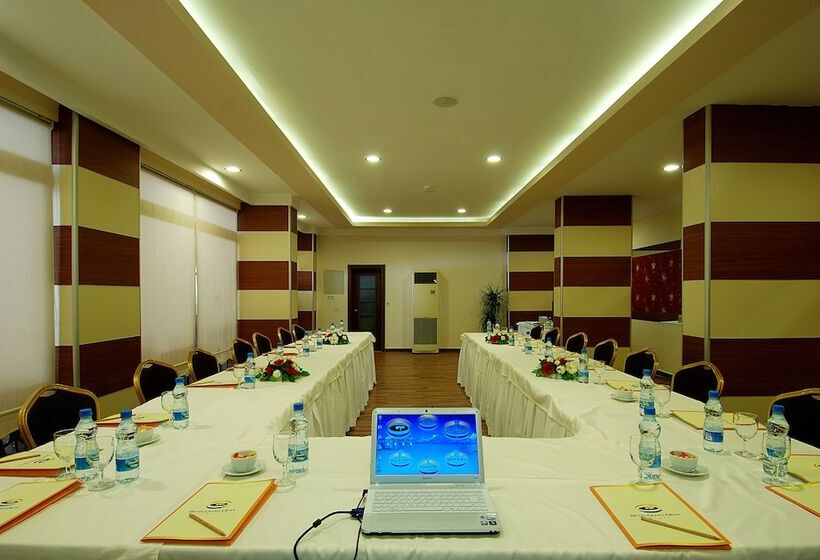 בית מלון כפרי Grand Okan