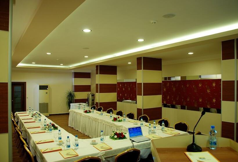 בית מלון כפרי Grand Okan