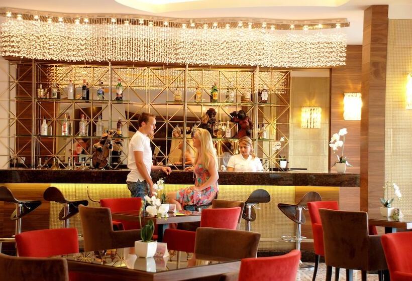 בית מלון כפרי Grand Okan