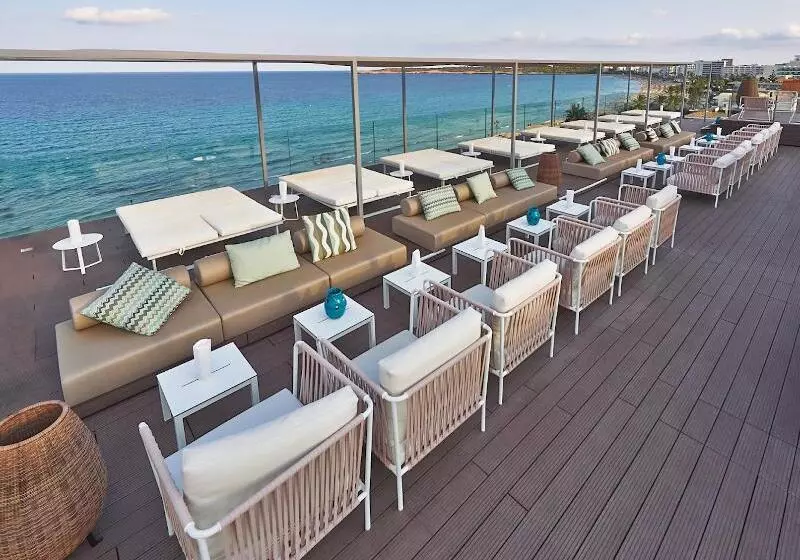 Отель Kyrat Amarac Adults Only