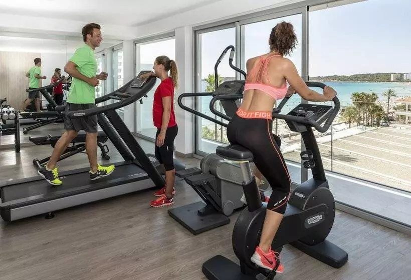 Отель Kyrat Amarac Adults Only