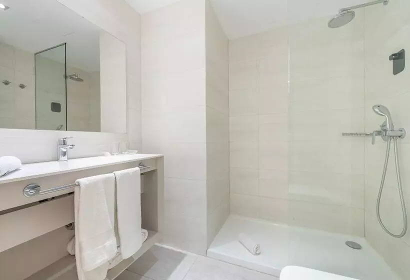 Отель Kyrat Amarac Adults Only