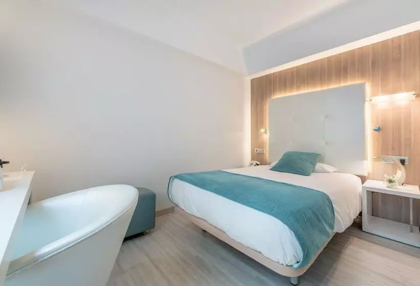 Отель Kyrat Amarac Adults Only