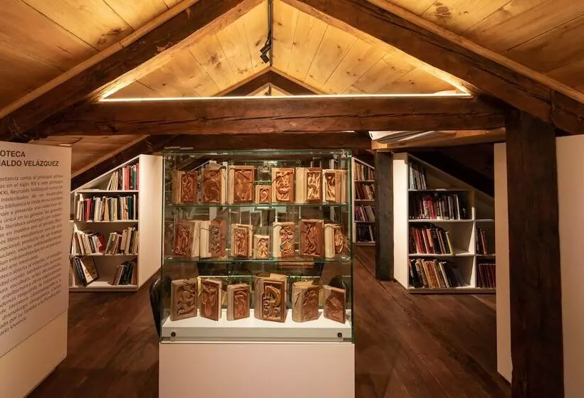 هتل Uvence Arte +