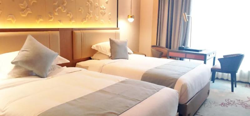 Hotel Phoenix New Century Grand