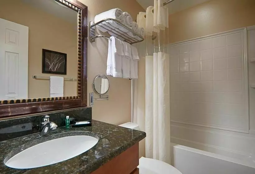 Saratoga Resort Villas