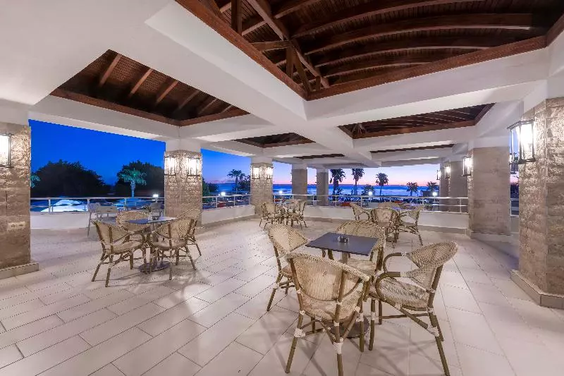 Отель Armas Gul Beach