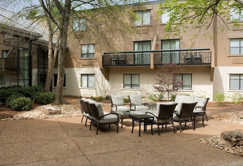 هتل Holiday Inn Express Nashville Airport, An Ihg