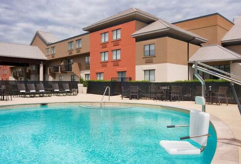 هتل Holiday Inn Express Nashville Airport, An Ihg