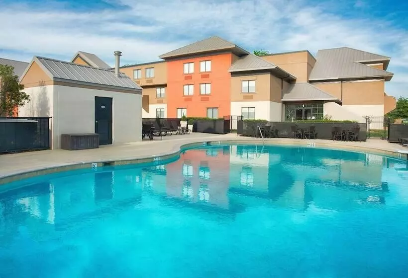 ホテル Holiday Inn Express Nashville Airport, An Ihg