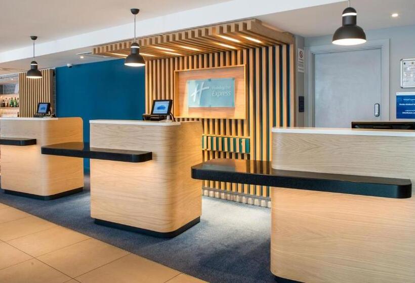 فندق Holiday Inn Express Oxford Kassam Stadium, An Ihg