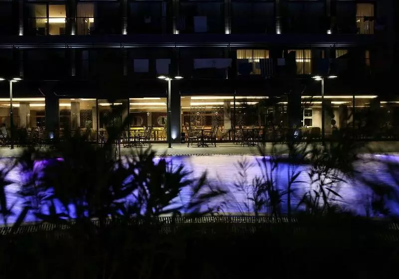 Отель Mirage World