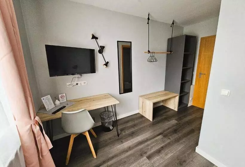 Hotelli Novitel Pension Pliening   München Messe