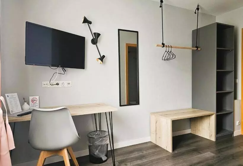 Hotelli Novitel Pension Pliening   München Messe