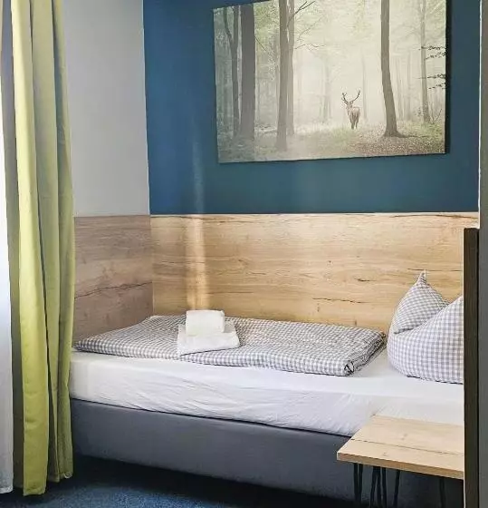 Hotelli Novitel Pension Pliening   München Messe