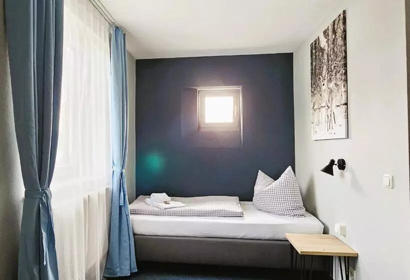 Hotelli Novitel Pension Pliening   München Messe