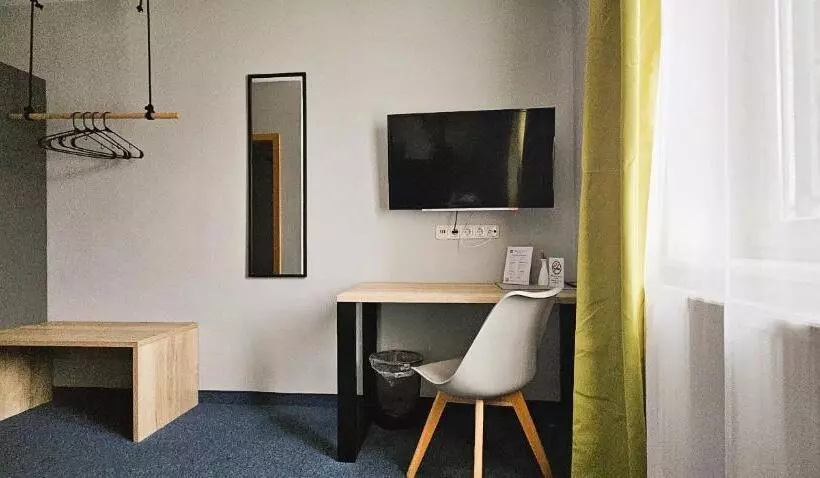 Hotelli Novitel Pension Pliening   München Messe