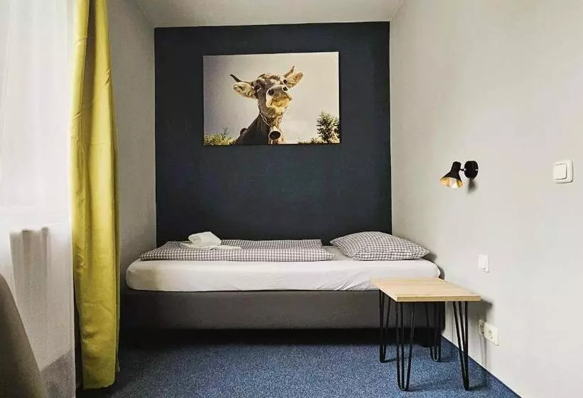 Hotelli Novitel Pension Pliening   München Messe