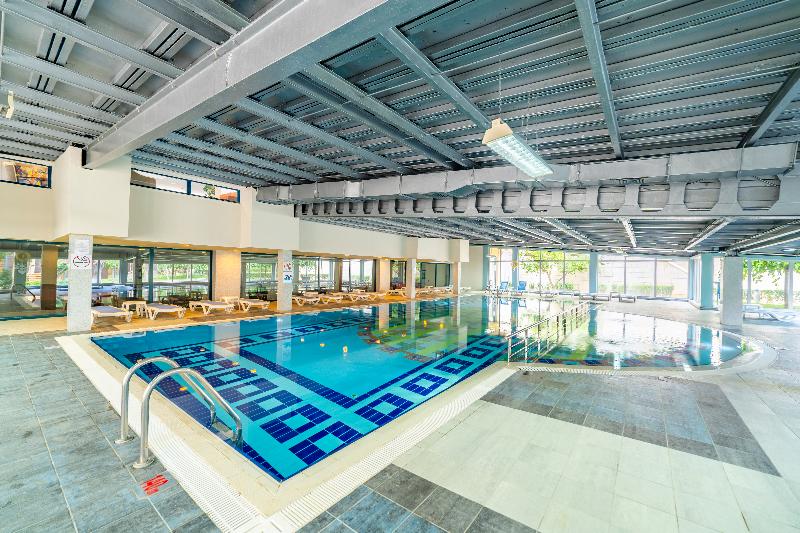 אתר נופש Queen S Park Le Jardin